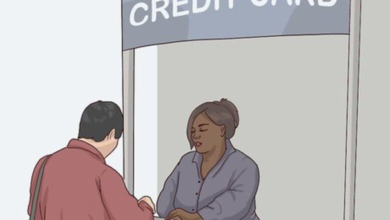 How to Apply for a Credit Card While in College