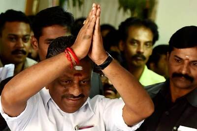Panel Probing Jayalalithaa’s Death Summons O Panneerselvam on December 20