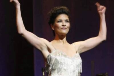 Catherine Zeta-Jones Posts Naked Photo For Husband After Running Out Of Birthday Gift Ideas