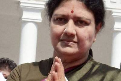 Jayalalithaa Decided Against Flying Abroad for Treatment, Says Sasikala