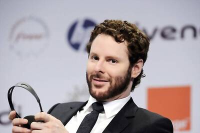 Sean Parker Donates $250 Million for Cancer 'Moonshot'