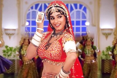 Javed Akhtar Calls Out Madhuri Dixit's Iconic Song Choli Ke Peeche Kya Hai: 'Yeh Darr Lagta Hai...'