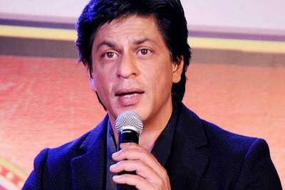 I will not return my awards, says Shah Rukh Khan