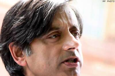 Kerala LS polls: Tharoor ahead in race, AAP may not open account