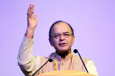 Rupee Gains 2 Paise to 71.22 Against Dollar in Early Trade