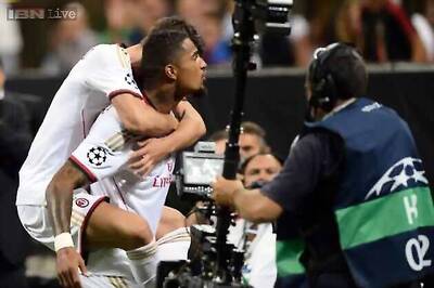 Milan survive PSV test to reach Champions League group stage