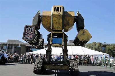 US startup builds 15-foot gladiator for the first-ever giant robot battle