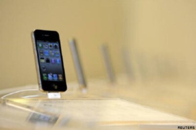 AT&T to fix glitch affecting iPhone speeds