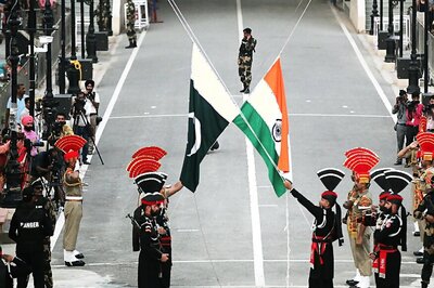 India Downgrades Diplomatic Ties with Pak, Directs It to Reduce Embassy Staff by Half within a Week