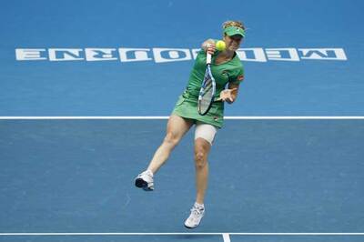 Clijsters storms into Australian Open final