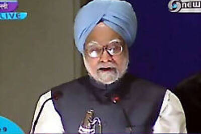 PM blames Left, BJP for sabotaging N-deal