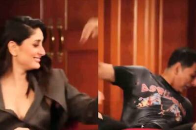 Akshay Kumar FALLS After Kareena Kapoor Pushes Him For Saying She 'Loves Money'; Watch Video