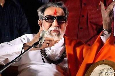 Maharashtra government to pay Rs.50,000 to girls arrested over FB row on Bal Thackeray's death