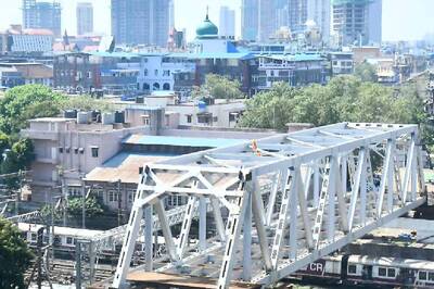 Mumbai’s Carnac Bridge: After Years of Delay First Girder Installed