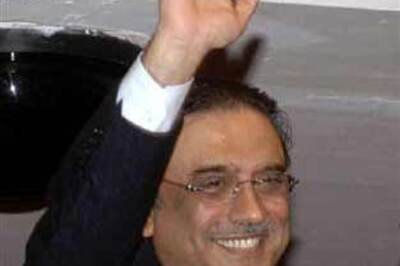 Zardari approves Sharia law in Pak's Swat valley