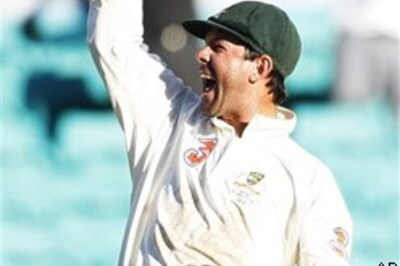 Aussie fans ask their cricketers to behave, play fair