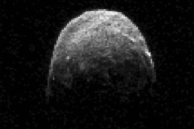 Bus-sized asteroid comes close to Earth