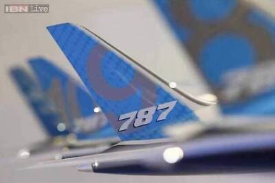 Boeing reports wing cracks on 787 Dreamliners in production