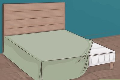 How to Neatly Make Your Bed the Right Way