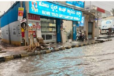 Bengaluru Rain: Parts of City See Waterlogging, Traffic Snarls; Rainfall Likely to Continue Till May 11