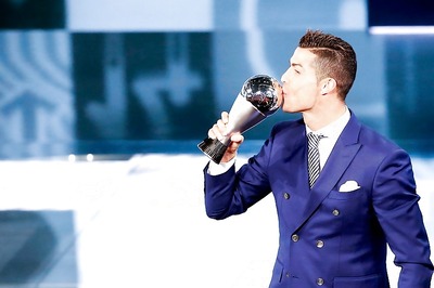 Cristiano Ronaldo Beats Lionel Messi to Win FIFA Player of the Year Award