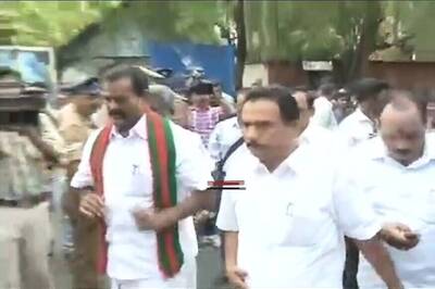 AIADMK MPs Skip Lok Sabha as Jayalalithaa Remains Critical