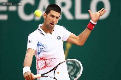 Novak Djokovic Shrugs Off Wrist Injury Fears Ahead of Wimbledon