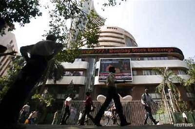Sensex edges higher; tech stocks surge
