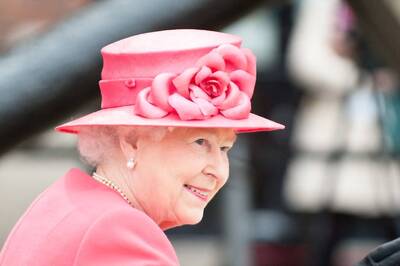 A Look at Queen Elizabeth II’s Distinctive Signature Style Over the Years