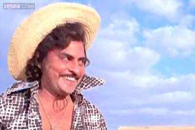 Yesteryear actor Sudhir dead; SRK mourns his demise on Twitter