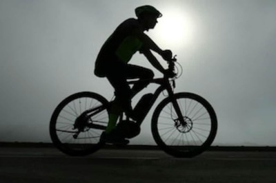 Amid Classes and Work, 'Cycle Soldiers' of Kolkata are Delivering Essentials to Those in Need