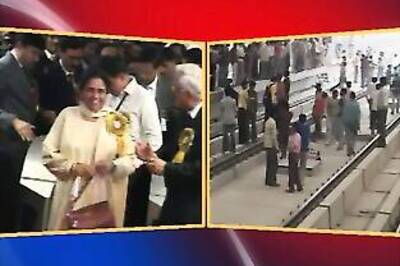 Metro begins operations in Noida; brings cheer to residents