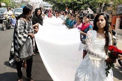 Snapshot: A wedding dress that weighs 30 kgs!