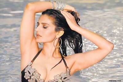 Ameesha Patel keen on doing item number