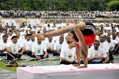 International Yoga Day 2019: 10 Physical and Mental Health Benefits of Asanas