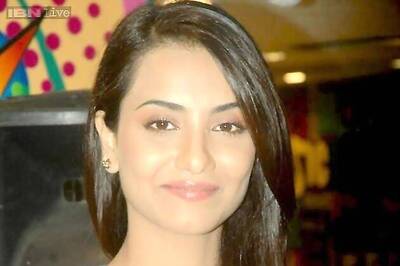 Playing older character in 'Desi Kattey' challenging: Tia Bajpai