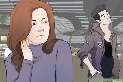 How to React if a Guy Starts Playing With Himself in Public