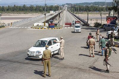 Grocery Shops to Function Between 10am & 6pm: Lockdown in 11 J&K Districts Begins Today