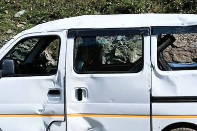 Van Carrying Amarnath Pilgrims Meets Accident At Chandanwari In Kashmir