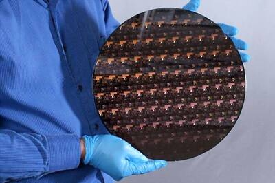 IBM Unveils World's First 2nm Chip Technology That Is Said to be 45 Percent Faster Than 7nm Options