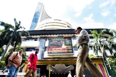 Sensex Jumps Over 300 Pts in Early Trade; Nifty Reclaims 14,700 Level