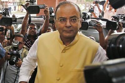 Arun Jaitley nudges RBI to cut rate to boost growth