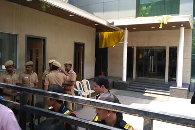 Jaya TV Office, Sasikala Aides Raided by Income Tax Department, TTV Dinakaran Cries Foul