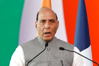 Amid LAC Tensions, Rajnath Reaches Moscow Ahead of Jaishankar's Meet with Russian, Chinese FMs Today