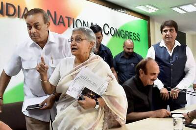 With Congress 'Eyeing' Alliance With Akhilesh, Sheila Wants to Opt Out