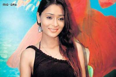 Sara Khan turns item girl, but remains mum about details