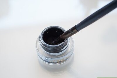 How to Do Eyeliner Stacking