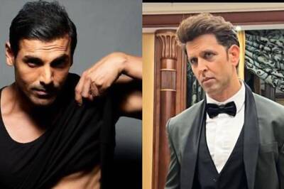 Hrithik Roshan, John Abraham Were Classmates? Twitter User Shares Throwback Pic, Says 'Kabir, Jim Partnership...'