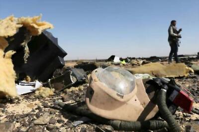 Egypt detains two airport staff in connection with Russian plane crash