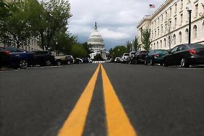 White House, Congress Talks on Coronavirus Bill to Resume Monday Afternoon